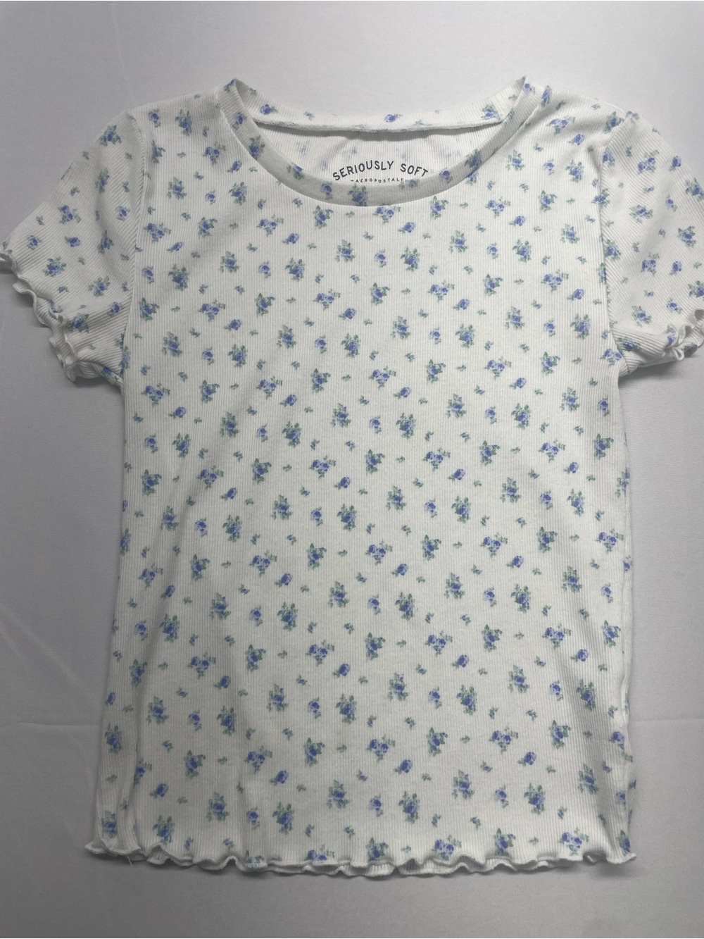 Aeropostale Seriously soft Shrunken White Tee with Blue Floral Print small
